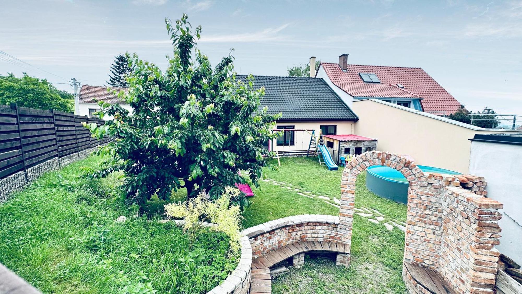 Villa Dum Palava Perná Esterno foto